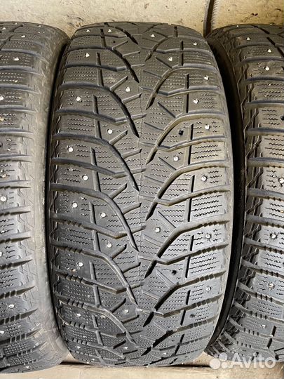 Bridgestone Blizzak Spike-02 SUV 255/50 R20