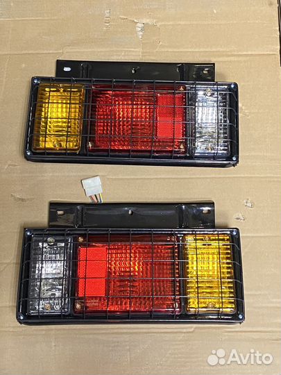 Габарит задний isuzu elf пара
