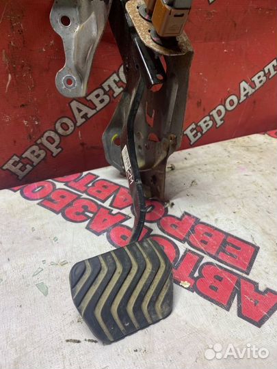 Педаль тормоза Nissan X-Trail T32 2.0 MR20 2018