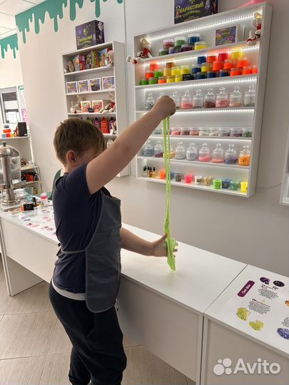 Фабрика слаймов детская комната