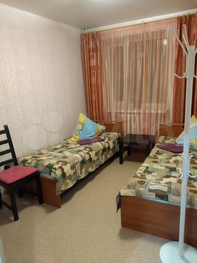 3-к. квартира, 90 м², 1/3 эт.