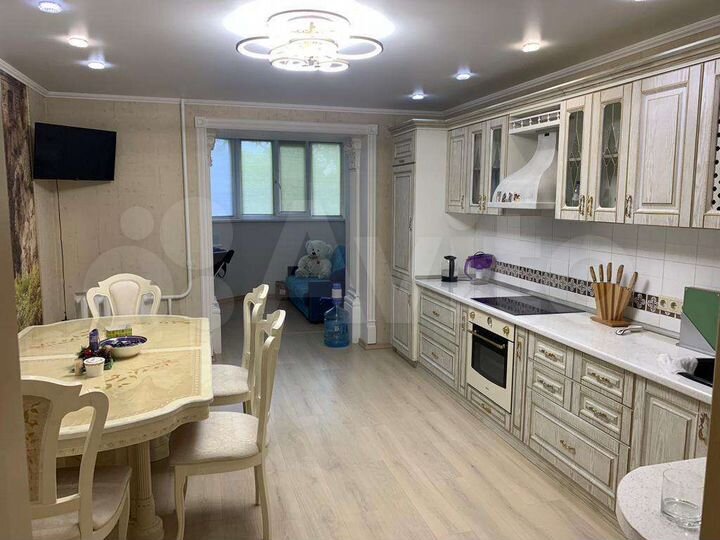 2-к. квартира, 76 м², 2/14 эт.