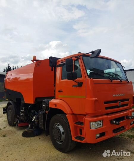 Вакуумноподметальная машина schmidt на камаз 53605