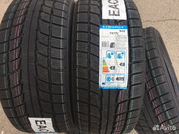 Vitour Ice Line 275/45 R21