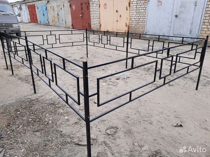 Оградка, Стол, Лавочка