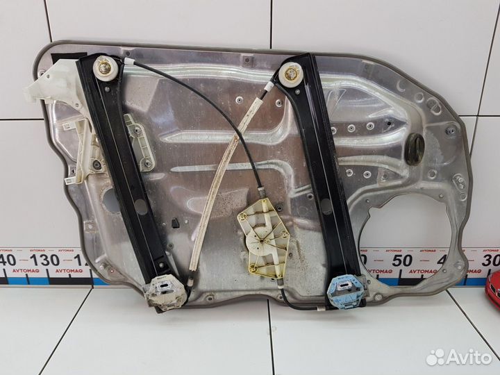 Стеклоподъемник передний правый