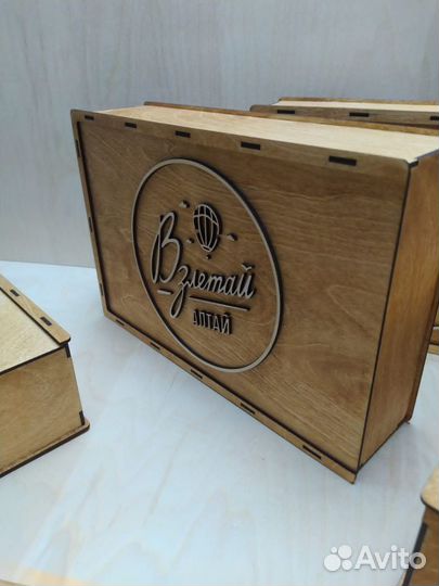 Коробка подарочная деревянная с логотипом