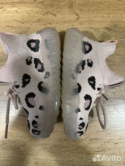 Кроссовки для девочки