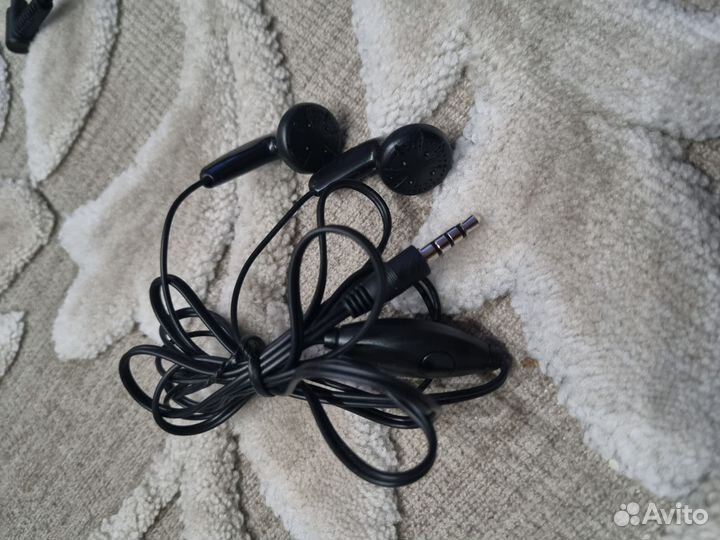 Наушники с микрофоном новые