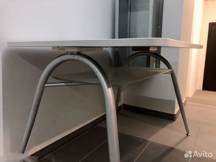 Стол кухонный б/у