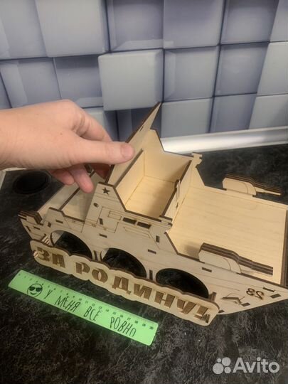 Танк сувенир подставка для пива