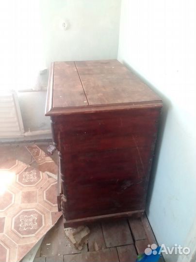 Старинный комод