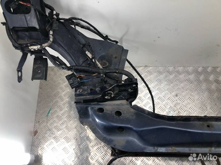 Передняя панель (телевизор) Land Rover Discovery 3