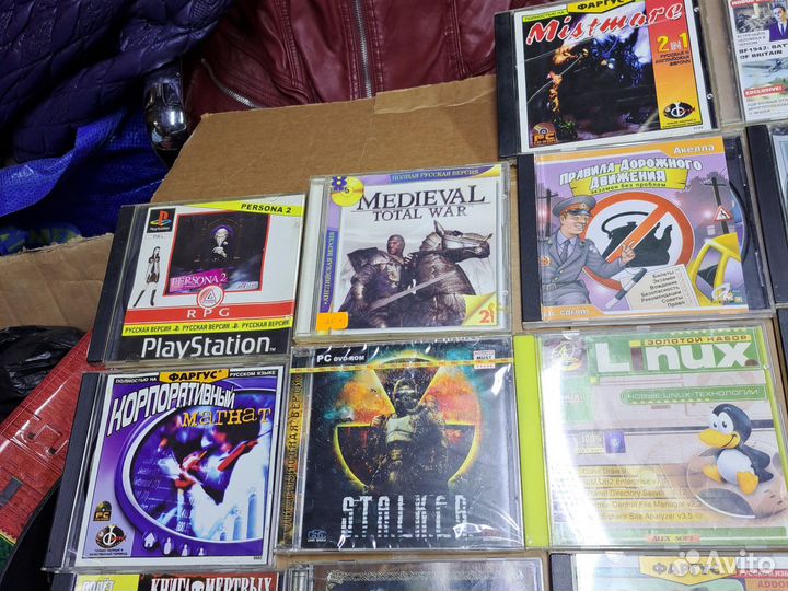 Компьютерная игра на дисках много