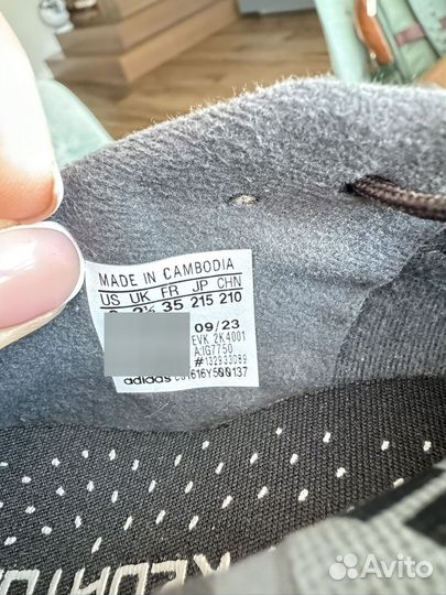 Футбольные бутсы adidas Predator 35 размер