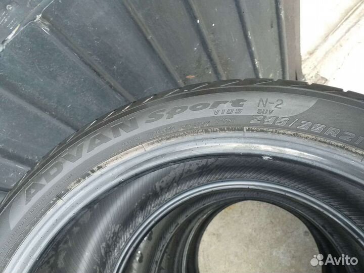 Yokohama Advan Sport V105 295/35 R21