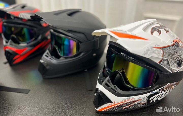 Кроссовый шлем