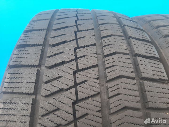 Bridgestone Blizzak VRX2 205/50 R17 93Q