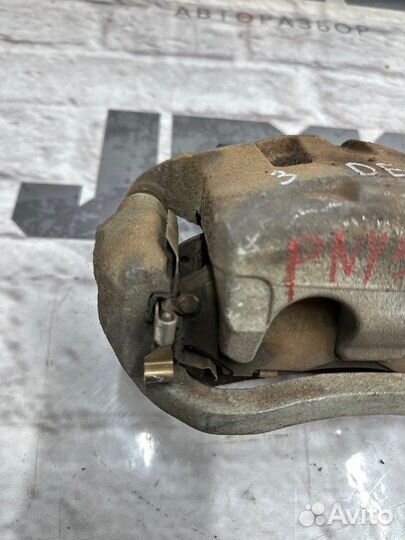 Суппорт тормозной передний правый Infiniti M35 Y50