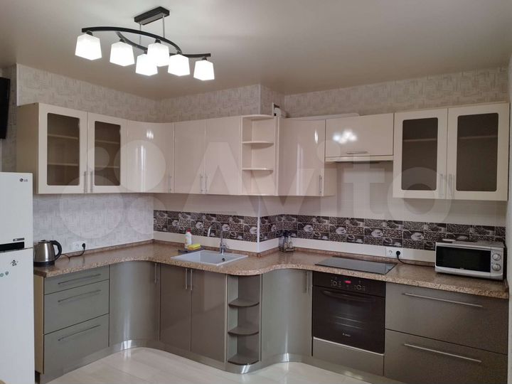 2-к. квартира, 62 м², 2/17 эт.