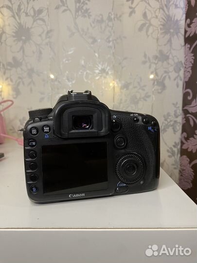 Зеркальный фотоаппарат canon 7d