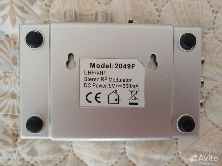 Стерео RF модулятор 2049F