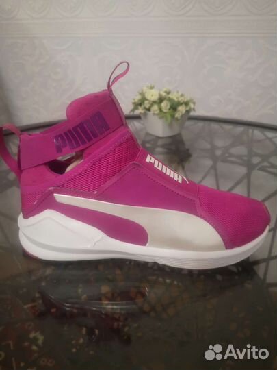 Кроссовки женские