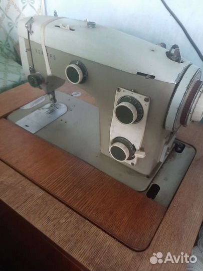 Швейная машина veritas