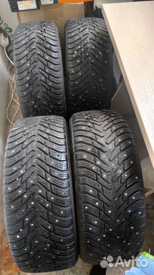 Nokian Tyres Hakkapeliitta 8 225/50 R18 99T