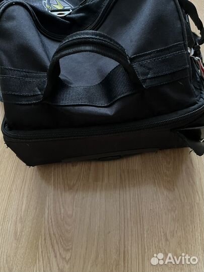 Хоккейная сумка на колесах