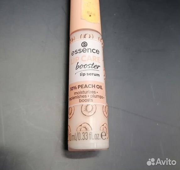 Сыворотка-бустер для губ с маслом персика Essence