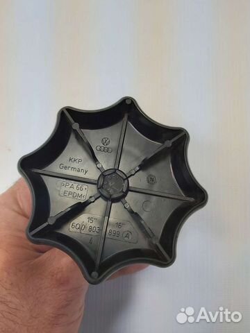 Болт крепление запасного колеса