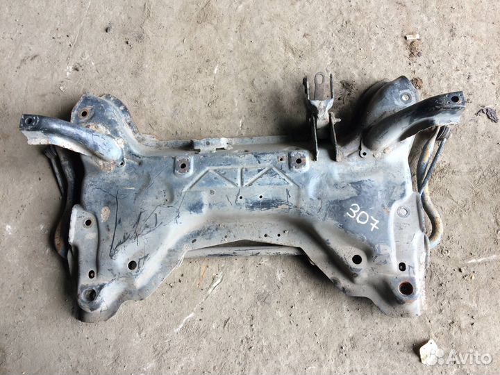 Балка подмоторная (подрамник) Peugeot 307