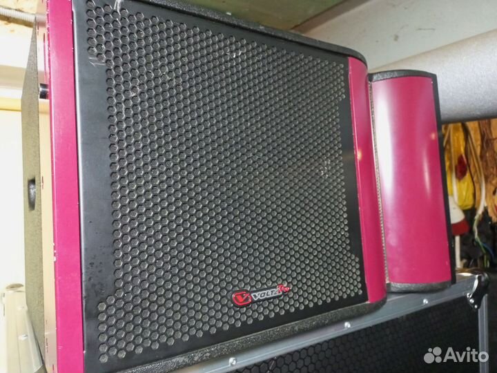 Volta red line top