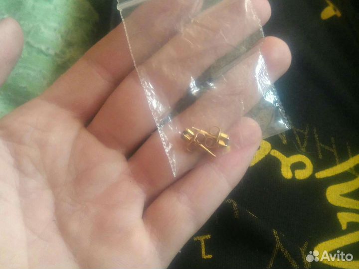 Золотые серьги гвоздики