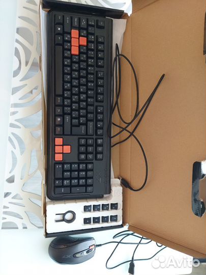 Игровая клавиатура и мышь a4tech