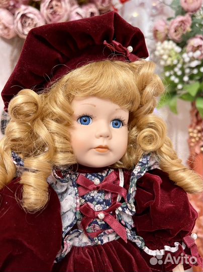 Фарфоровая куколка Leonardo Collection