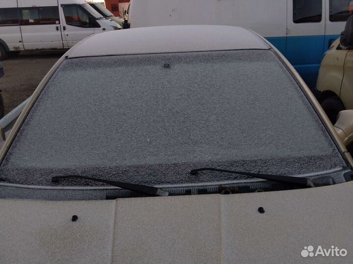 Продам лобовое стекло