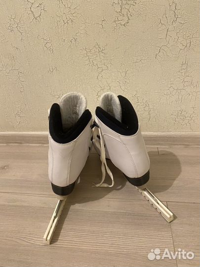 Коньки женские Roces