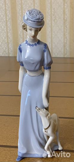 Девушка с борзой, фарфор, Чехия, 25 см