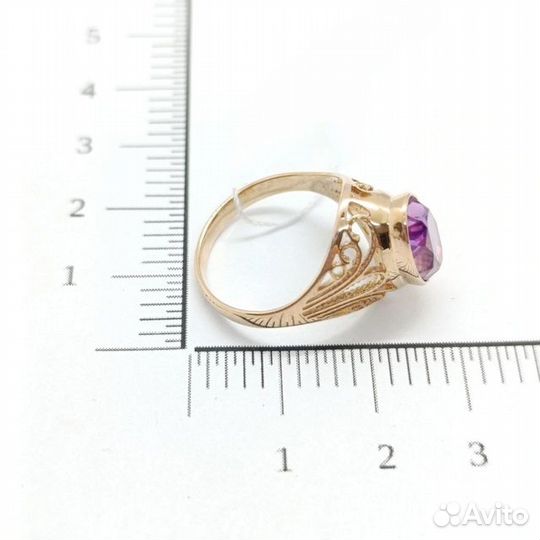 Золотое кольцо с камнем 19р