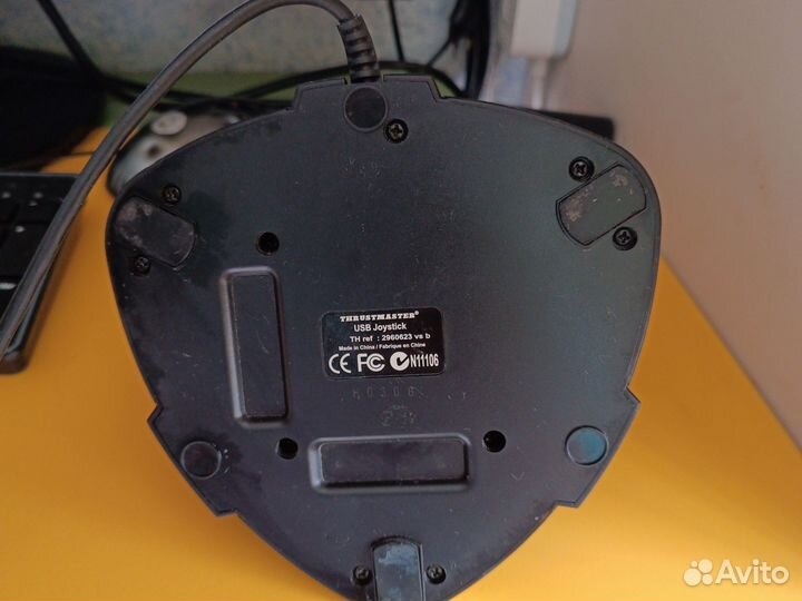 Джойстик-геймпад Thrustmaster Joystick