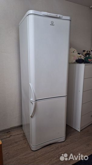 Холодильник indesit