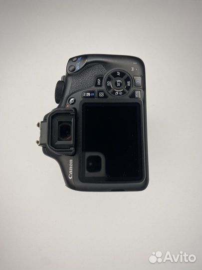 Зеркальный фотоаппарат Canon 1300D