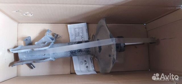 Стойки kyb на Nissan serena передние