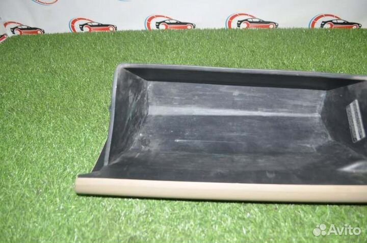 Бардачок Toyota Tundra 3UR-FBE 2009