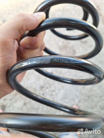 Пружины VW golf 4 усиленные KYB RC1695 K-Flex