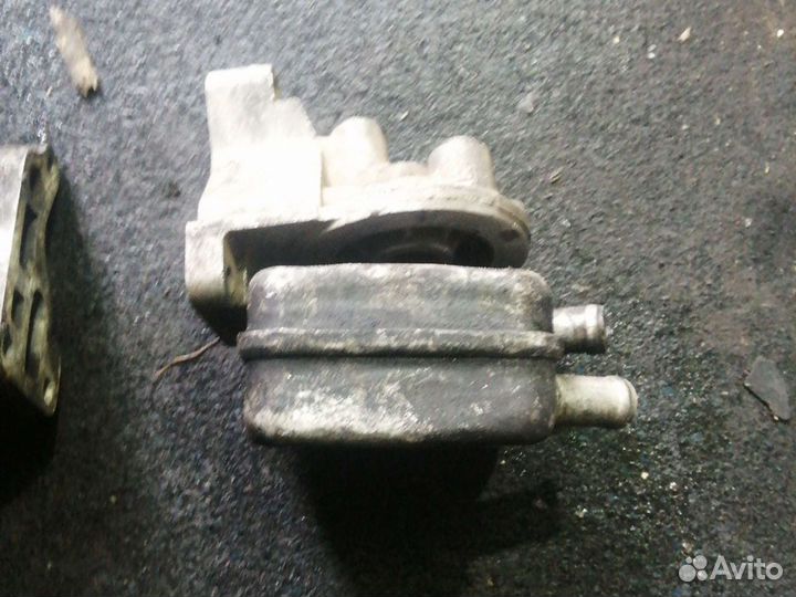 Кронштейн масляного фильтра Фольксваген т4