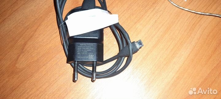 Зарядное устройство для телефона К550 и других