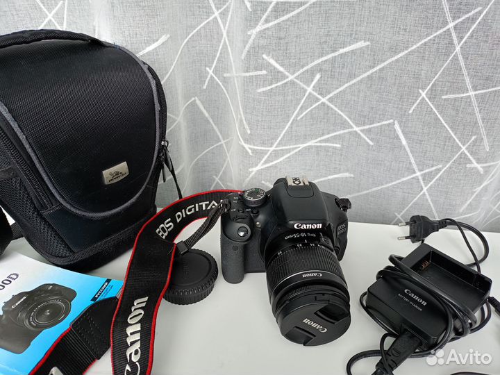 Зеркальный фотоаппарат canon 600d сост. идеальное